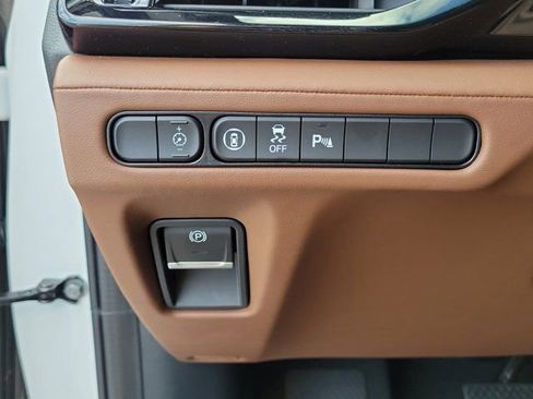 Certified 2025 Acura MDX FWD w/ Technology Package image 11