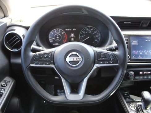 Used 2022 Nissan Kicks SV FWD image 24