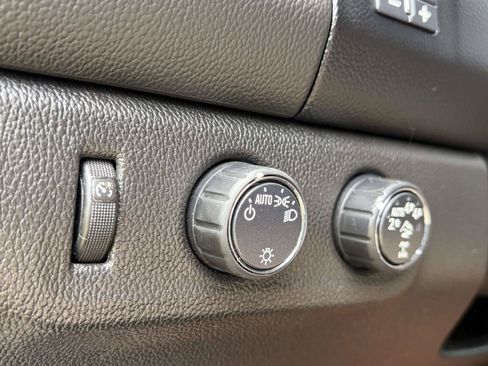 Used 2018 Chevrolet Colorado ZR2 w/ LPO, Premium Interior Package AWD/4WD image 17