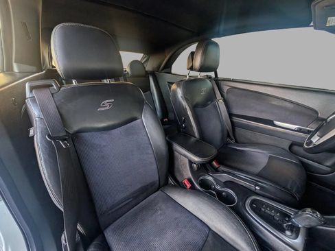 Used 2012 Chrysler 200 S FWD image 38