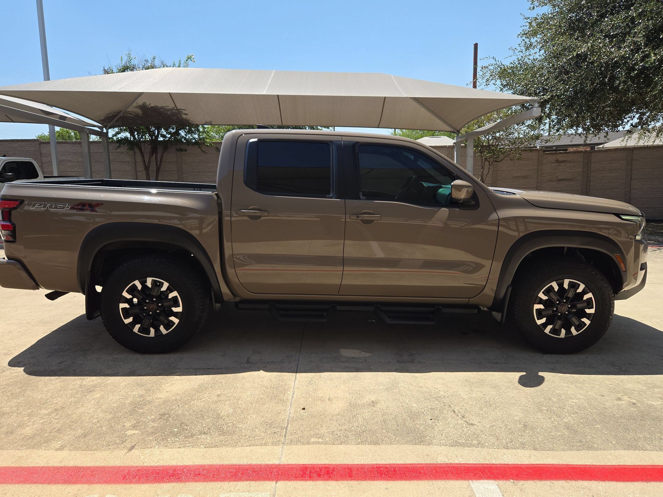 Used 2024 Nissan Frontier PRO-4X w/ Pro Convenience Package AWD/4WD image 2