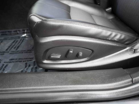 Used 2018 Chevrolet Impala LT FWD image 12