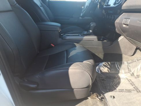 Certified 2023 Toyota Tacoma TRD Sport image 7