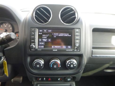 Used 2013 Jeep Compass Latitude w/ Sun/Sound Group image 12