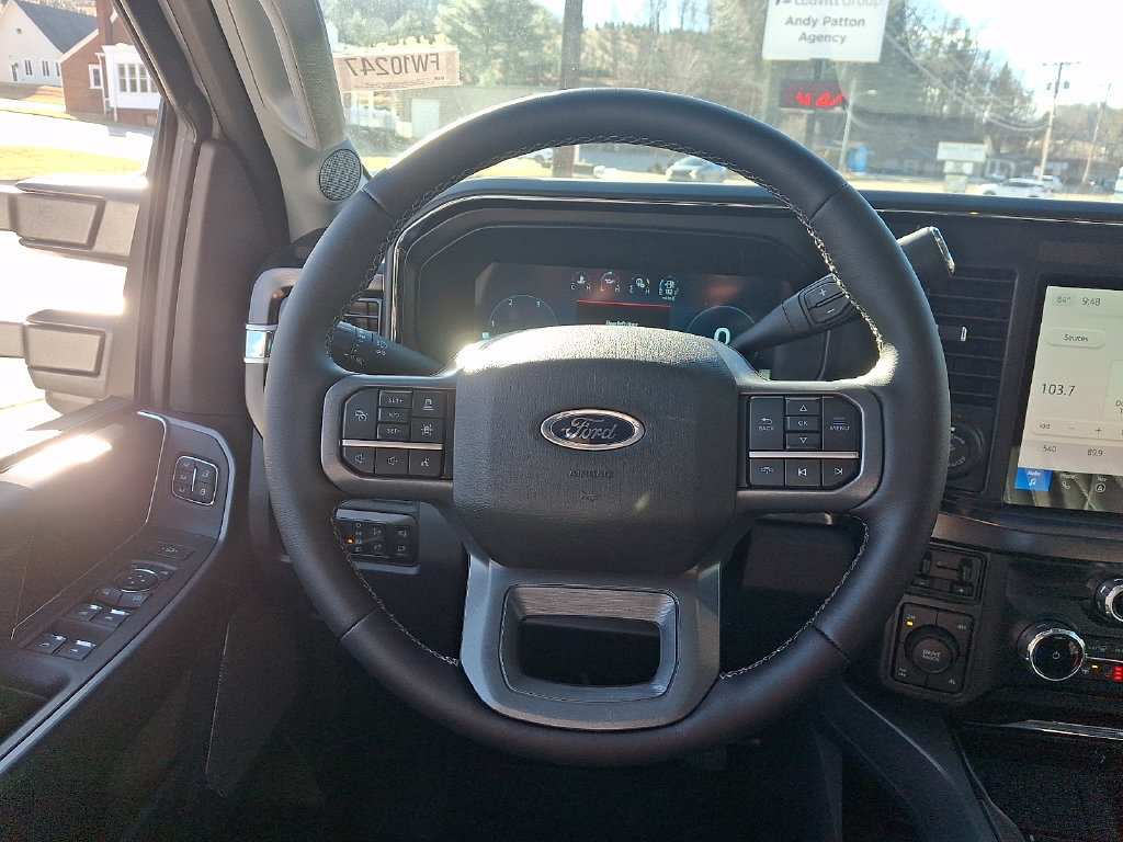 New 2026 Ford F250 Lariat w/ Black Appearance Package AWD/4WD image 9
