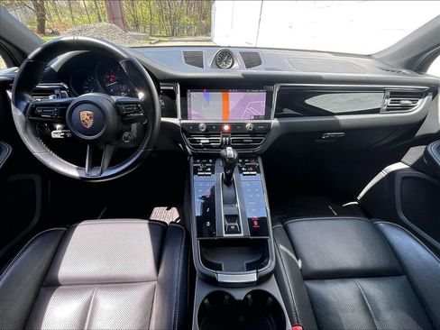 Certified 2023 Porsche Macan Turbo AWD/4WD image 18