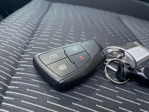 Used 2025 Chevrolet Equinox LT image 18