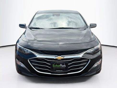 Used 2024 Chevrolet Malibu LT FWD image 2