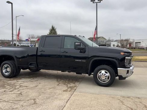 New 2026 Chevrolet Silverado 3500 LT image 2