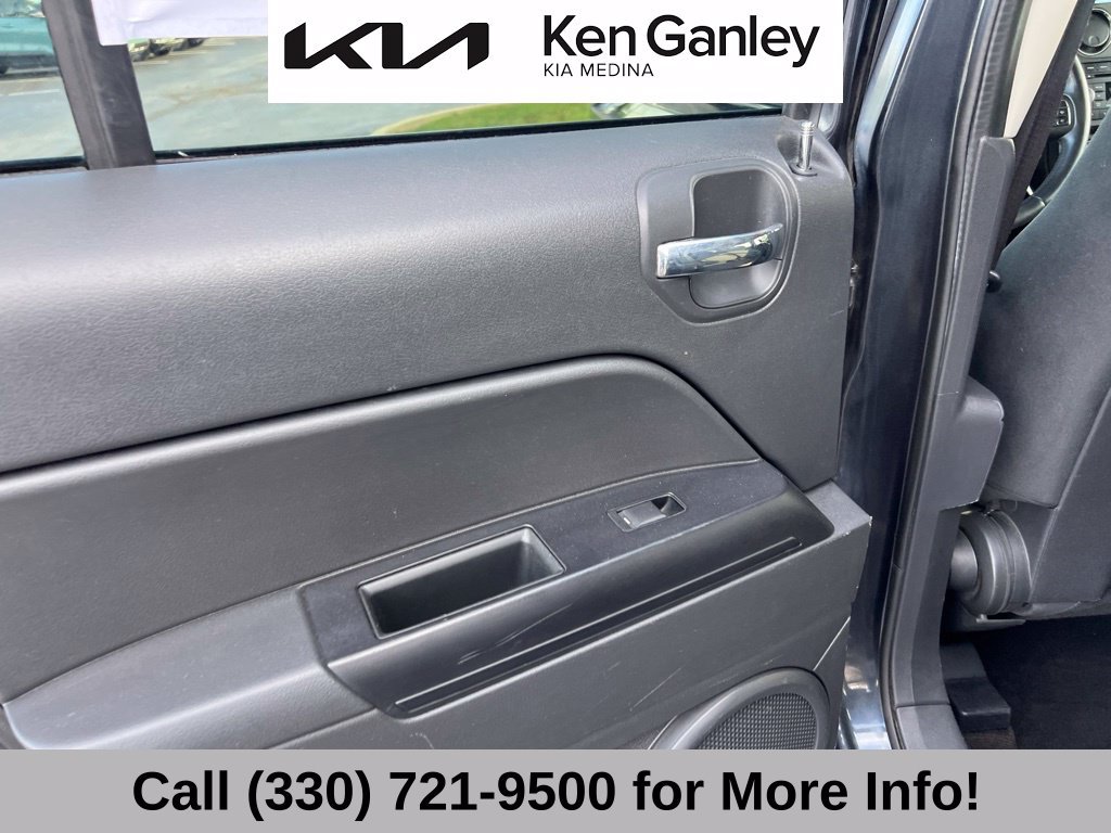 Used 2014 Jeep Patriot Latitude FWD image 39