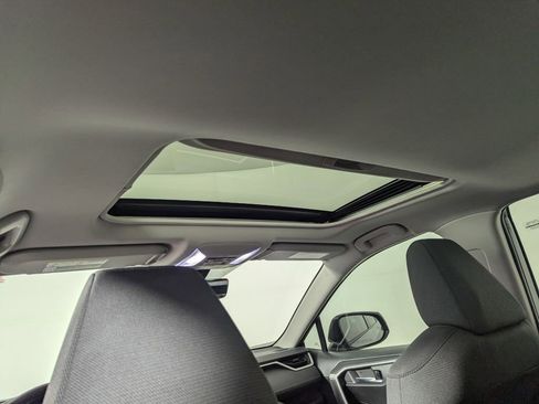 Used 2022 Toyota RAV4 XLE image 13