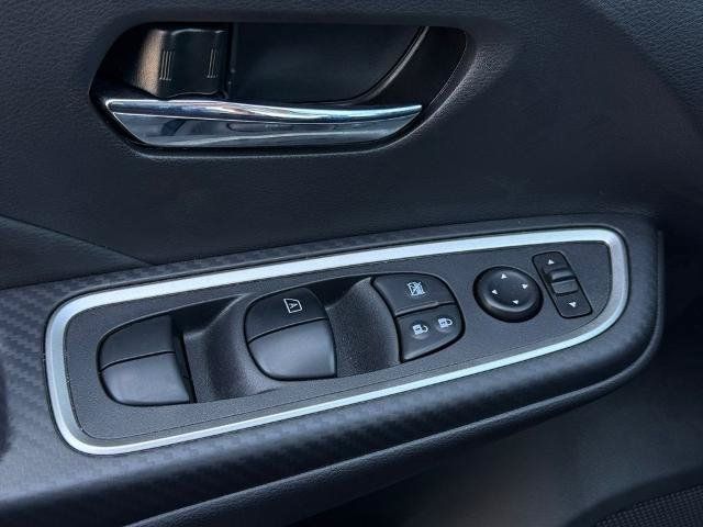 New 2025 Nissan Versa SR w/ Trunk Package FWD image 20