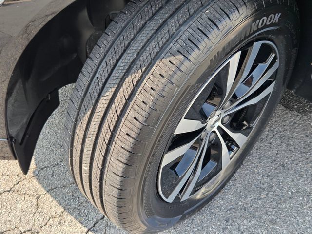 Certified 2024 Volvo XC60 T8 Core AWD/4WD image 25