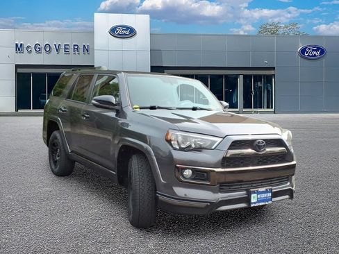 Used 2019 Toyota 4Runner Limited AWD/4WD image 4
