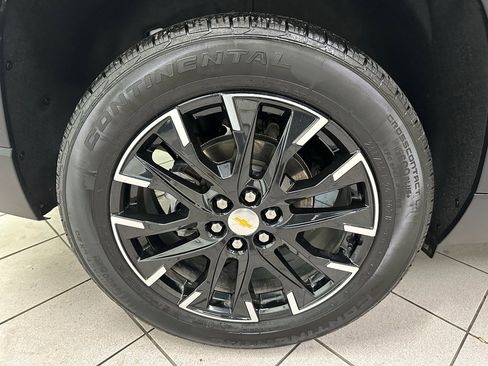 Certified 2025 Chevrolet Traverse LT w/ Sun and Wheel Package image 14