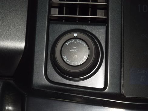 Used 2024 Ford F250 Lariat w/ Lariat Ultimate Package AWD/4WD image 37