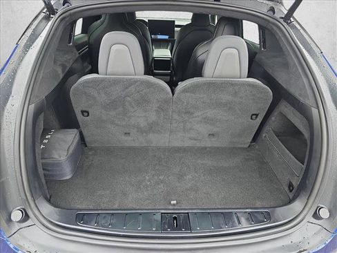 Used 2022 Tesla Model X image 12
