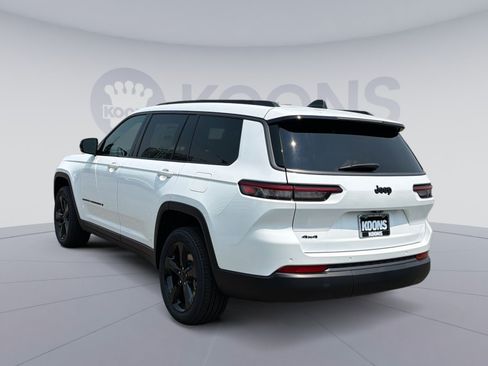 New 2026 Jeep Grand Cherokee L Limited w/ Limited Altitude Package AWD/4WD image 4