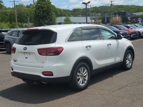 Used 2019 Kia Sorento AWD V6 image 3