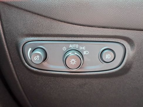 Used 2020 Chevrolet Equinox LT image 24