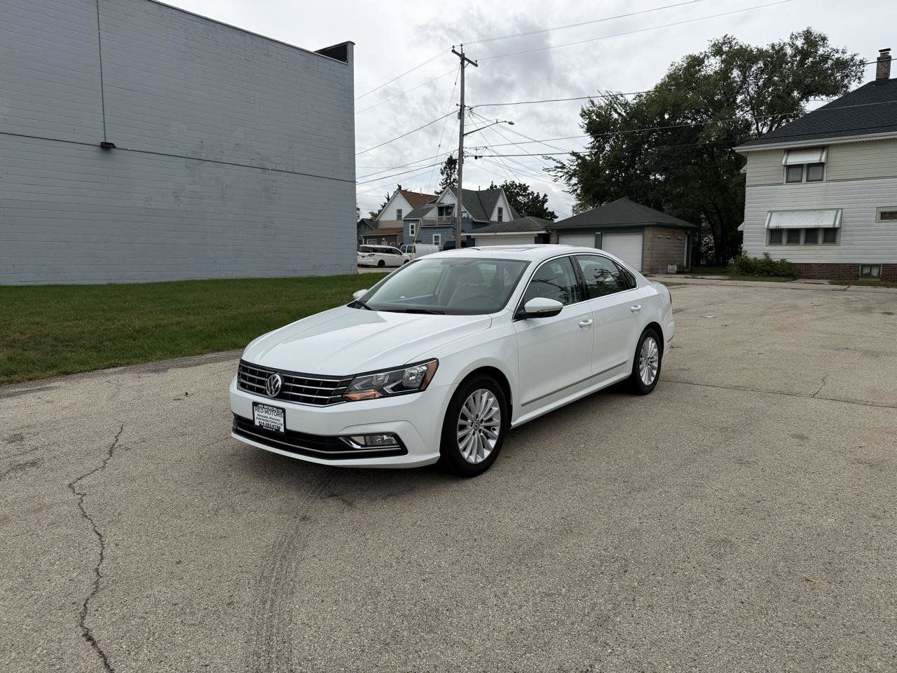 Used 2016 Volkswagen Passat 1.8T SE FWD image 3