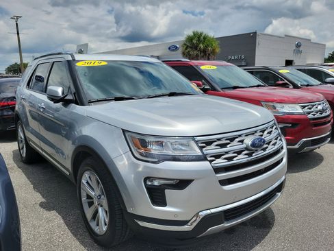 Used 2019 Ford Explorer Limited w/ Ford Safe & Smart Package FWD image 3