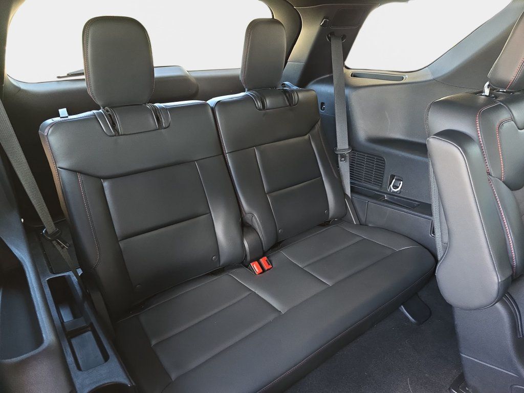 Used 2025 Ford Explorer ST-Line AWD/4WD image 16