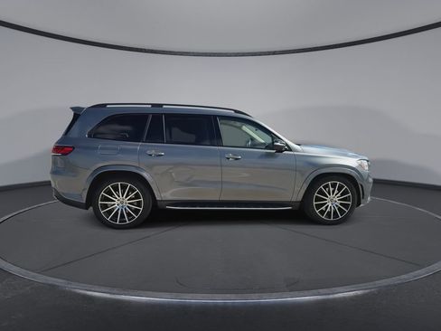 Used 2022 Mercedes-Benz GLS 580 4MATIC image 9