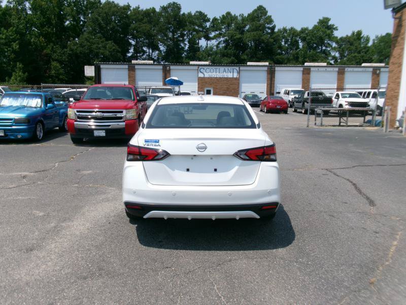 Used 2025 Nissan Versa SV FWD image 7
