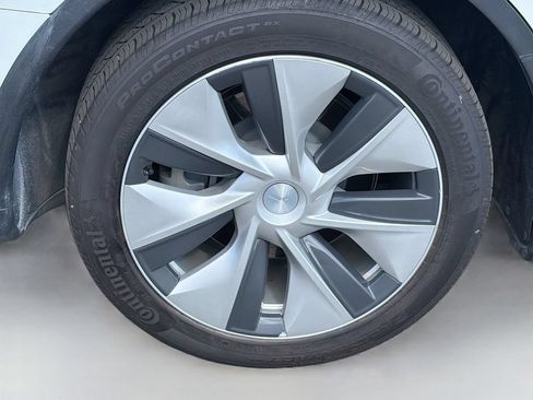 Used 2021 Tesla Model Y Long Range AWD/4WD image 9