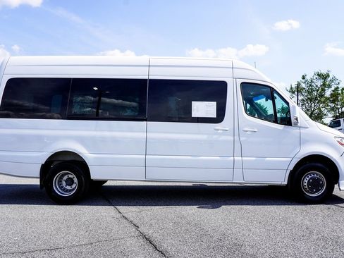 Used 2021 Mercedes-Benz Sprinter 3500 w/ Swivel Seat Package image 9