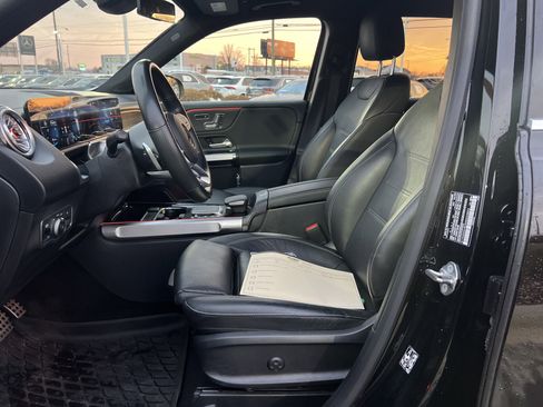 Used 2022 Mercedes-Benz GLB 250 4MATIC image 16