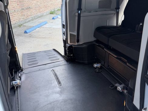 Used 2019 Dodge Grand Caravan SE image 16