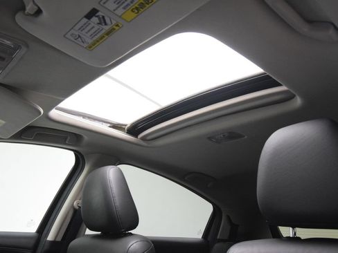 Used 2016 Honda HR-V EX-L image 16