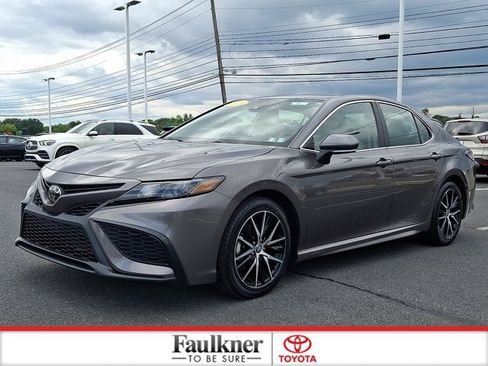 Certified 2023 Toyota Camry SE w/ Cold Weather Package FWD image 3