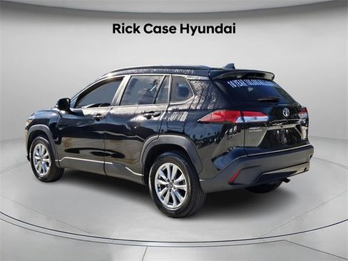 Used 2022 Toyota Corolla Cross LE image 8