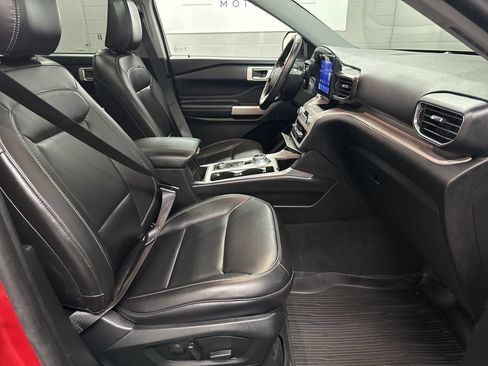 Used 2023 Ford Explorer XLT w/ Equipment Group 202A AWD/4WD image 20