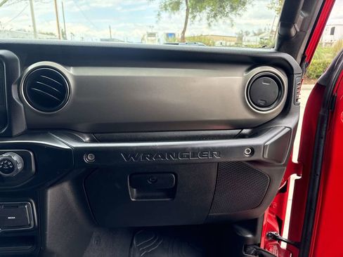 Used 2020 Jeep Wrangler Unlimited Sport S AWD/4WD image 18