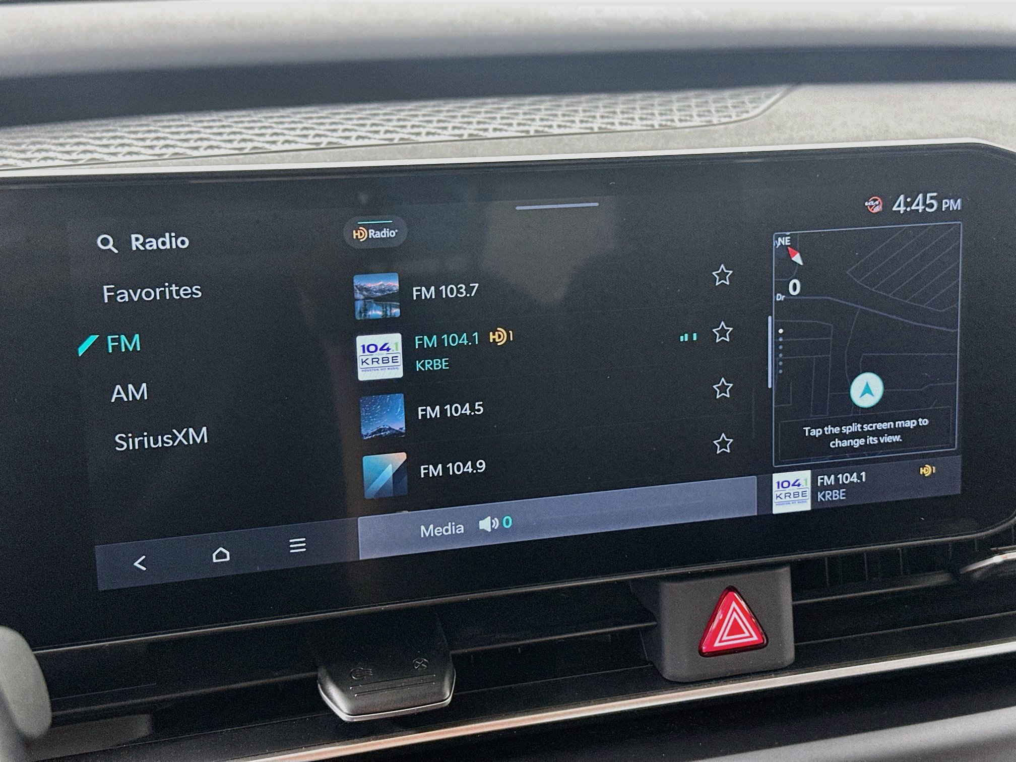 Used 2025 Kia Carnival FWD image 21