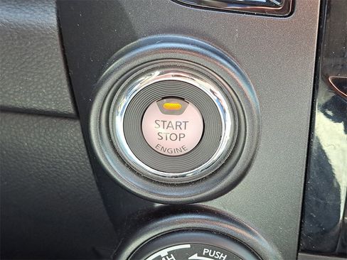 Used 2023 Nissan Titan PRO-4X w/ Pro-4x Convenience Package image 17