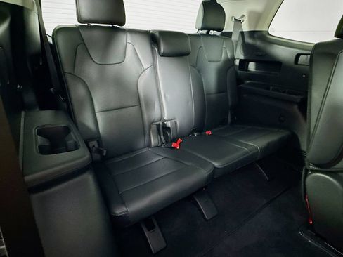 Used 2025 Kia Telluride EX w/ EX Captain's Chair Package FWD image 37
