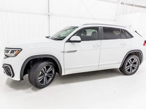 Used 2021 Volkswagen Atlas Cross Sport SE image 4
