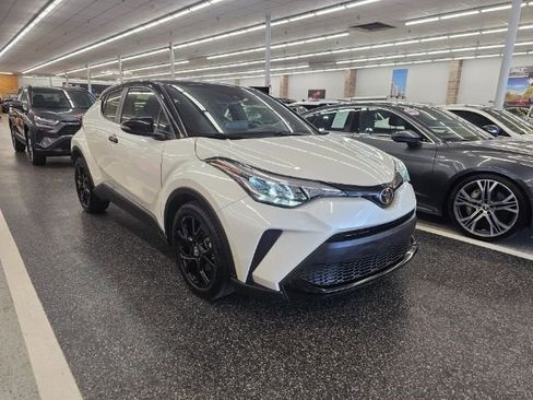 Used 2021 Toyota C-HR LE image 3