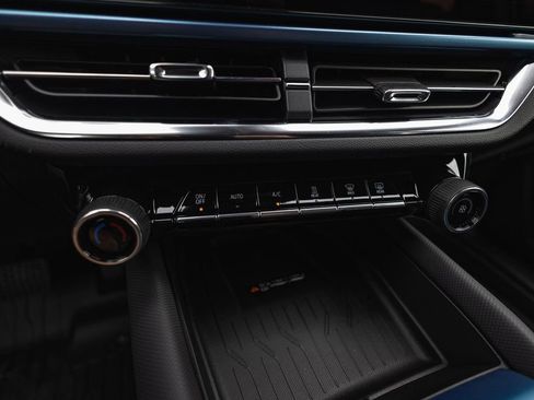 New 2026 Chevrolet Equinox EV LT image 7