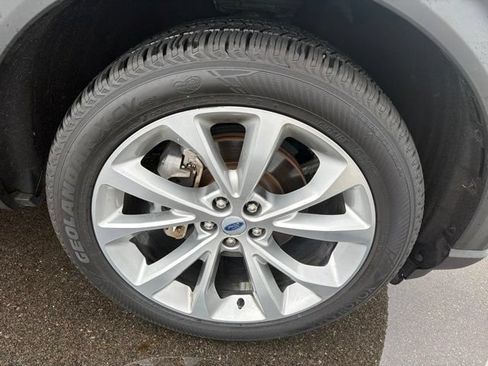 Used 2021 Ford Explorer Platinum w/ Equipment Group 601A AWD/4WD image 4