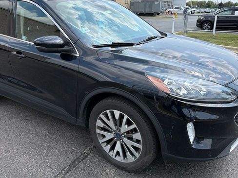 Used 2020 Ford Escape Titanium w/ Titanium Premium Package 2.0 AWD/4WD image 4