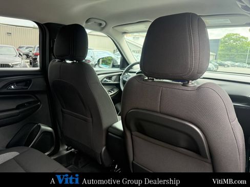 Used 2023 Chevrolet TrailBlazer LT AWD/4WD image 25