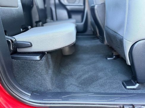 Used 2016 Toyota Tacoma TRD Sport image 36