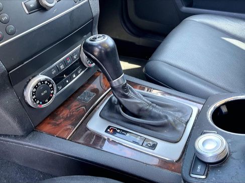 Used 2011 Mercedes-Benz GLK 350 2WD image 15