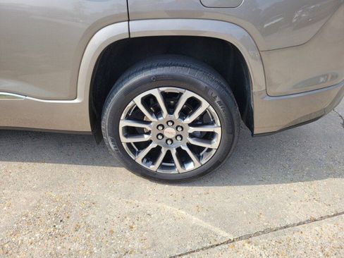 Used 2023 GMC Acadia Denali w/ Denali Ultimate Package image 7